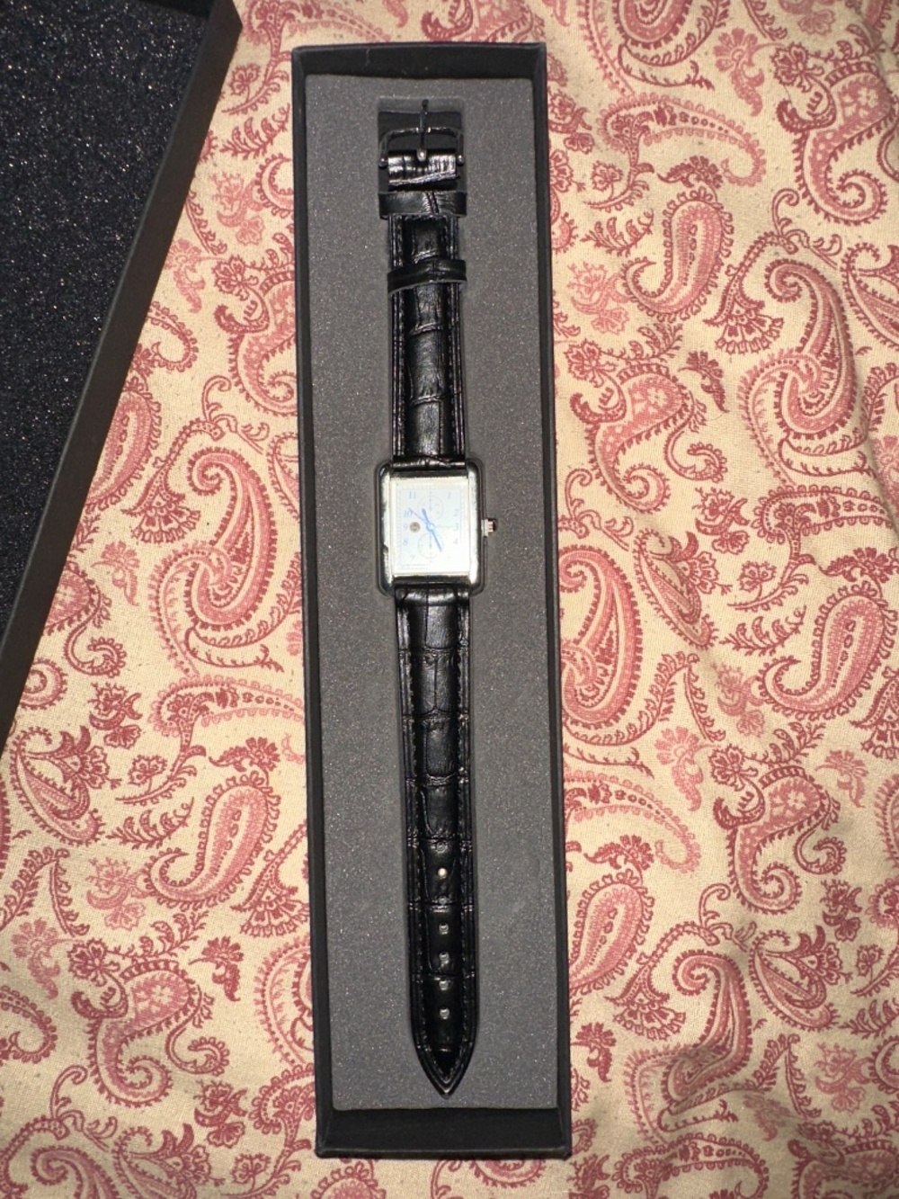 Watch - Picture 2 of 3